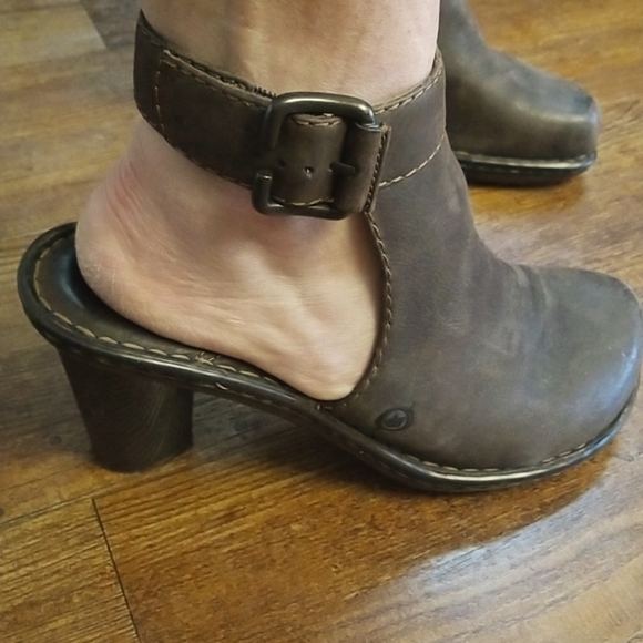 Born handcrafted footwear brown leather upper with closed toe open back heal - Picture 8 of 10